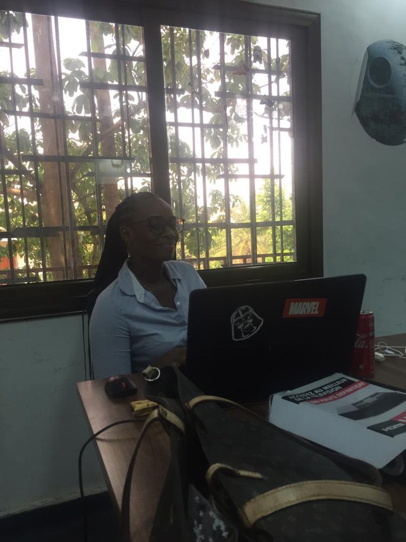 Travaillons en souriant